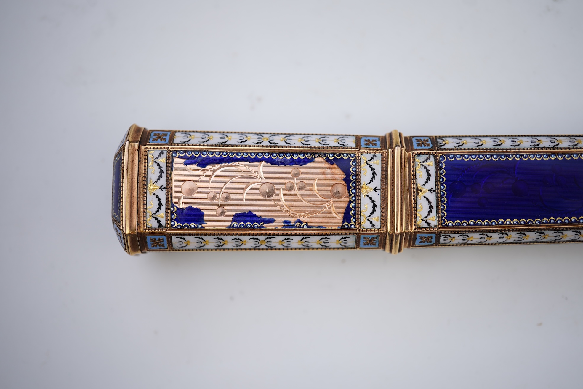 A gold and enamel etui case, probably Swiss, late 18th-19th century